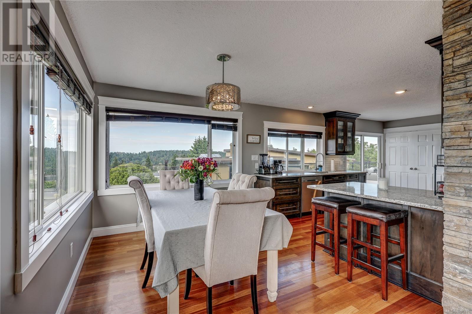 Photo 9 of 985 Malaspina Cres, Nanaimo BC