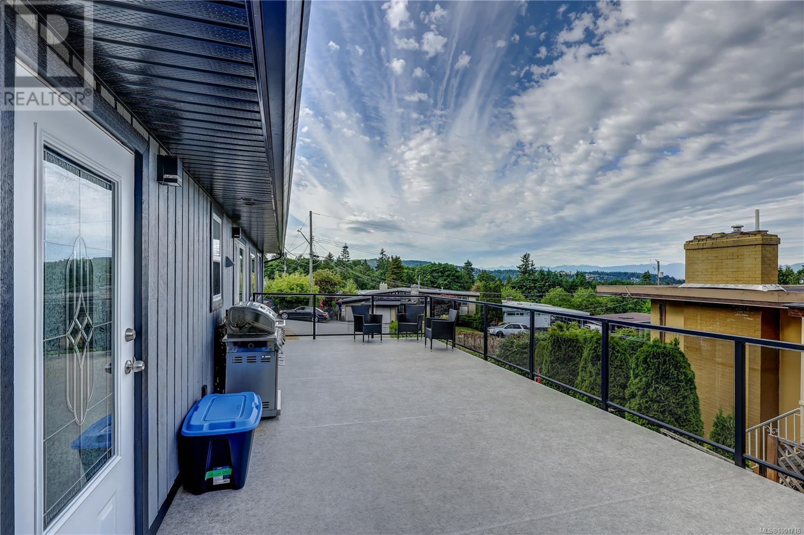 Photo 37 of 985 Malaspina Cres, Nanaimo BC
