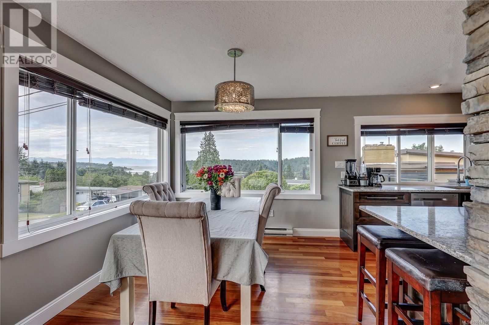 Photo 10 of 985 Malaspina Cres, Nanaimo BC