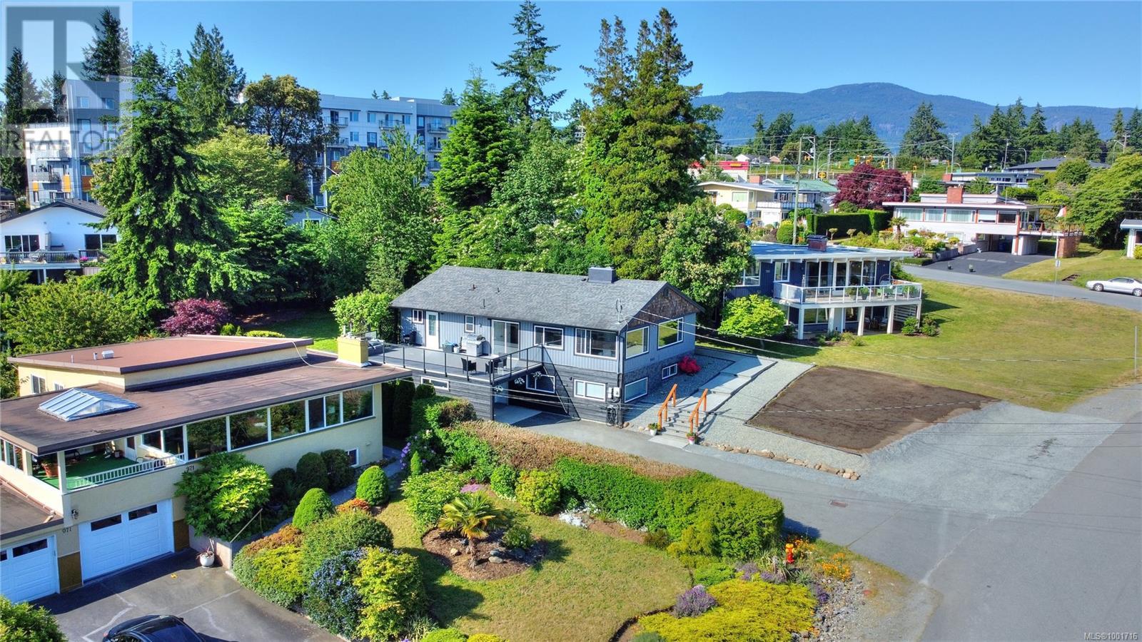 Photo 71 of 985 Malaspina Cres, Nanaimo BC