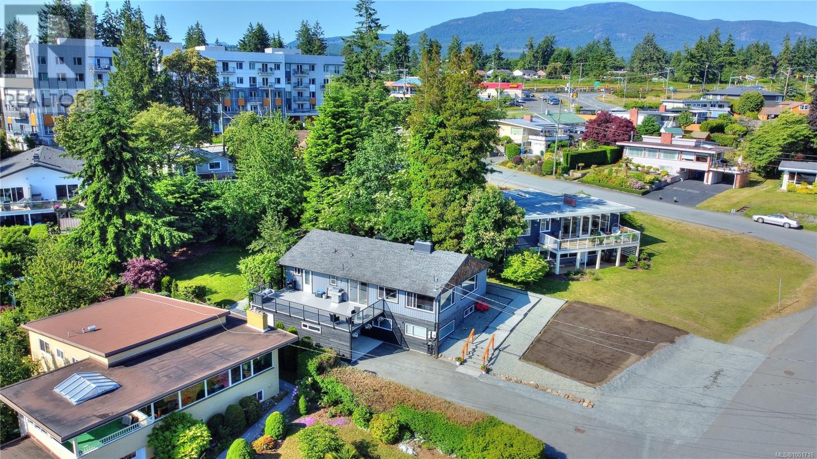 Photo 73 of 985 Malaspina Cres, Nanaimo BC