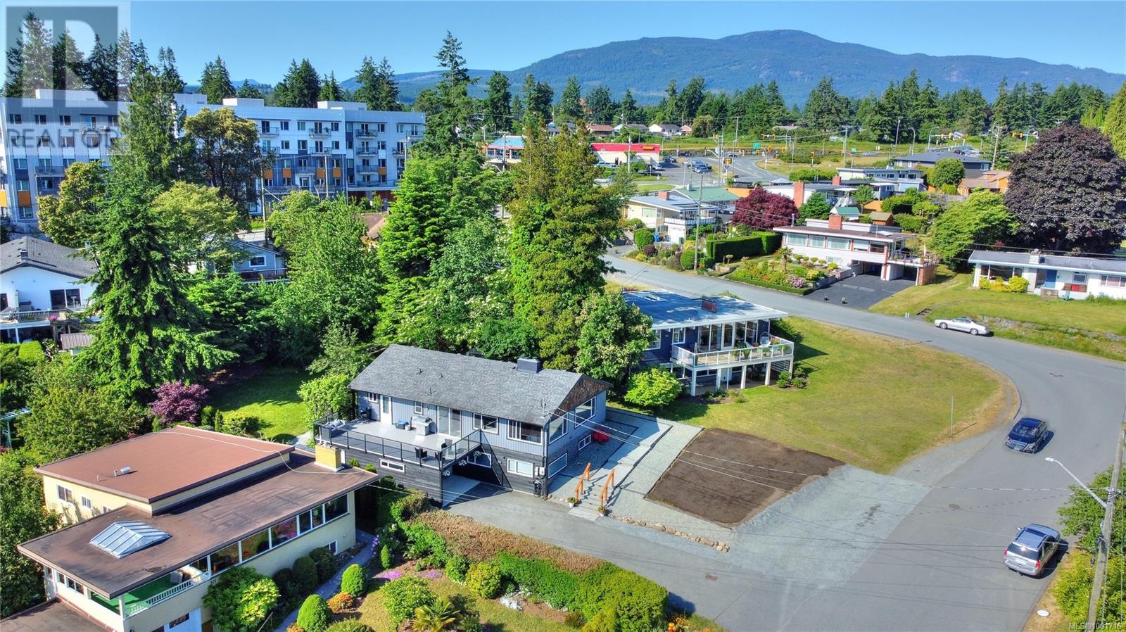 Photo 74 of 985 Malaspina Cres, Nanaimo BC