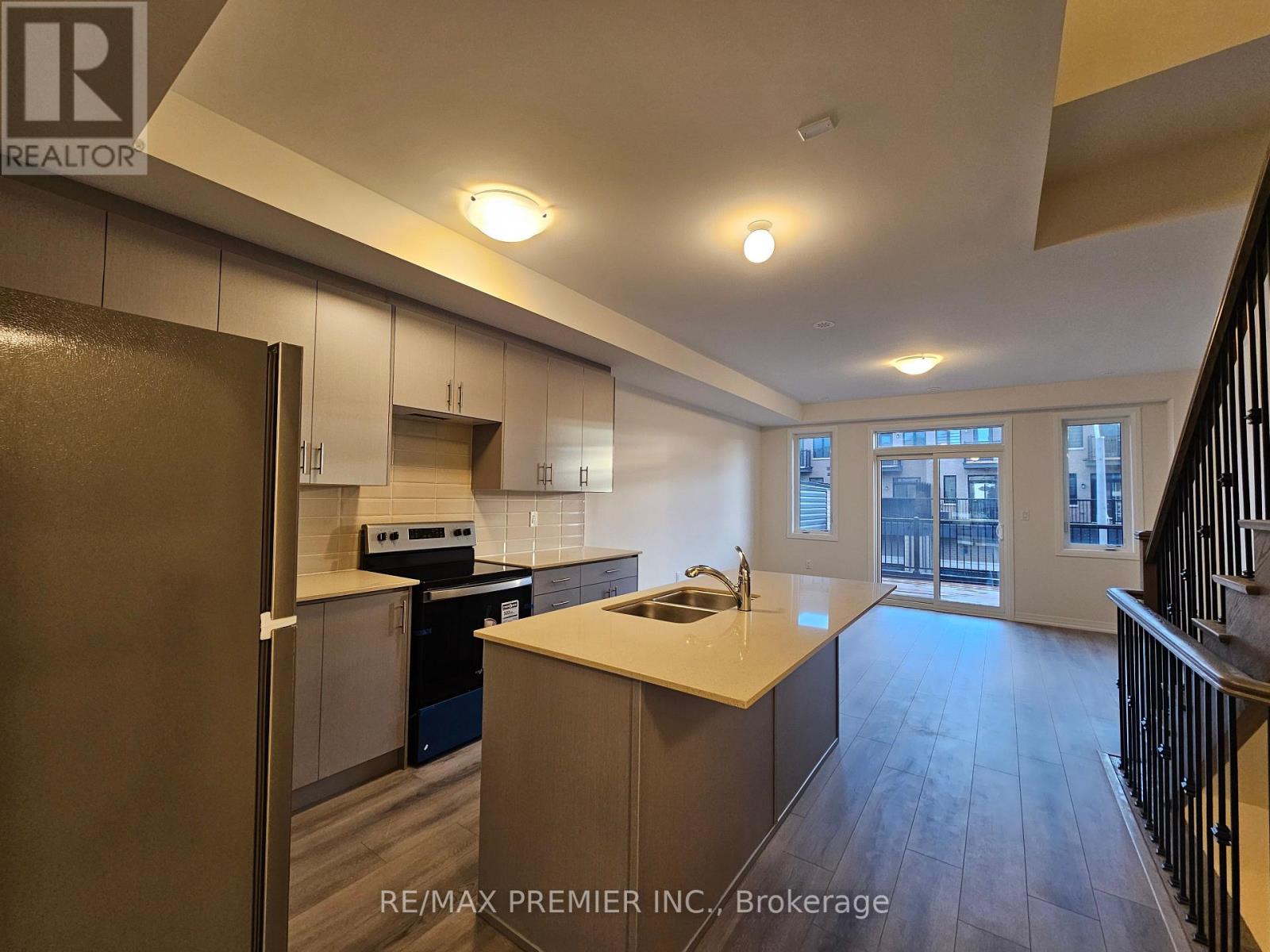 Photo 25 of 38 Cherry Hill Lane, Barrie ON