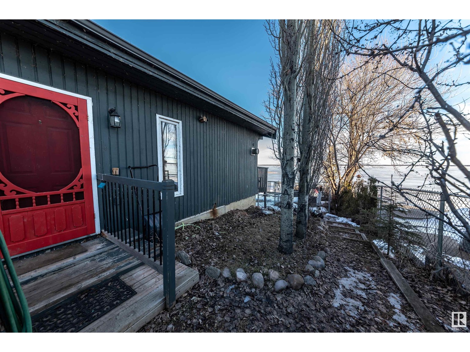 Photo 10 of 6818 50 Av, Rural Lac Ste Anne County AB