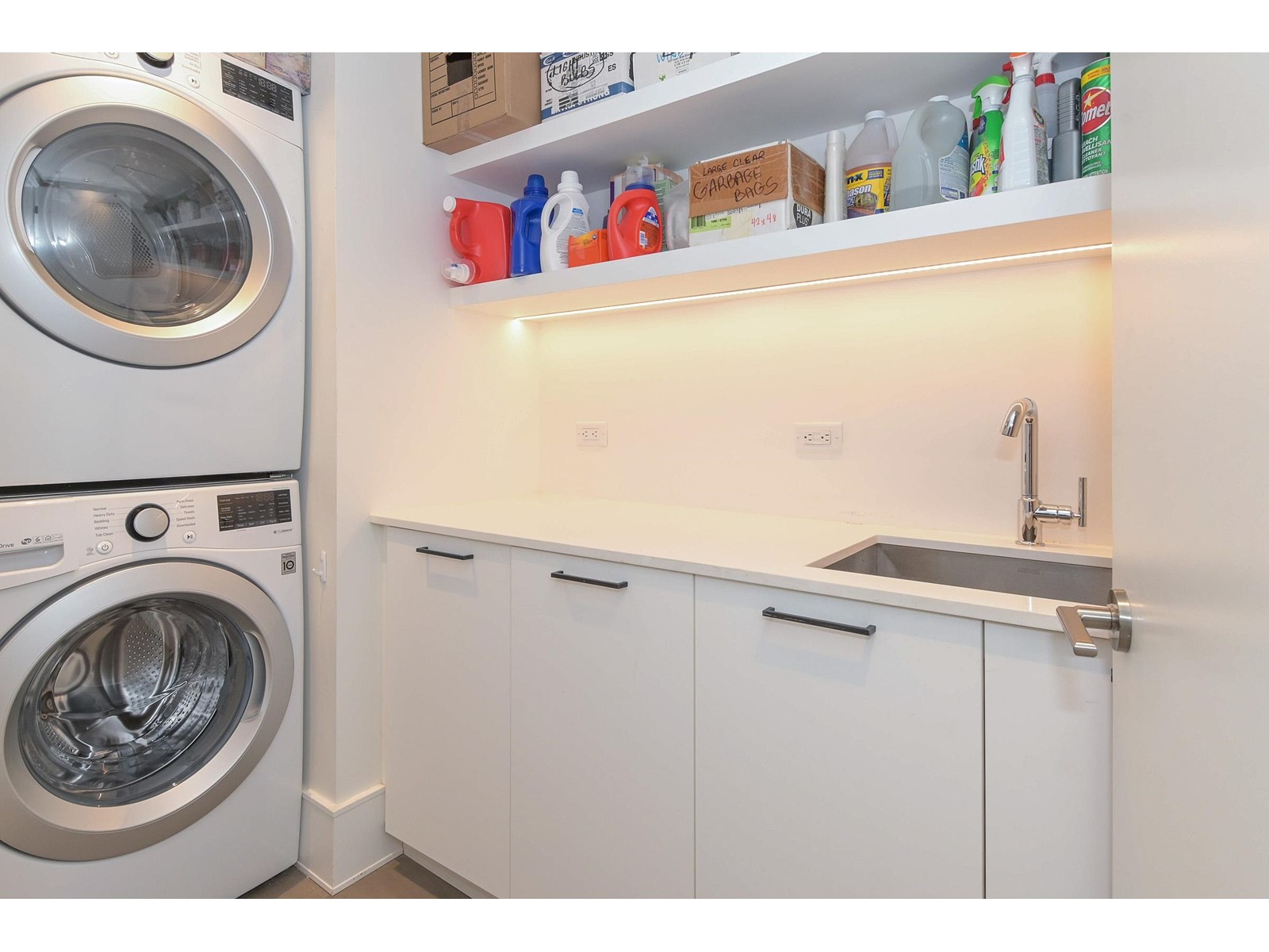 506 1500 MARTIN STREET, White Rock