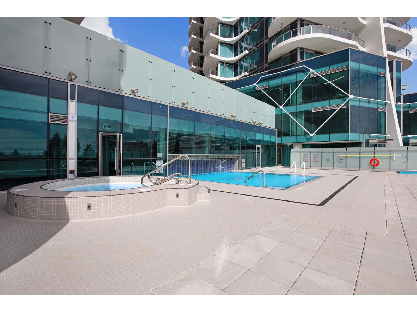 506 1500 MARTIN STREET, White Rock