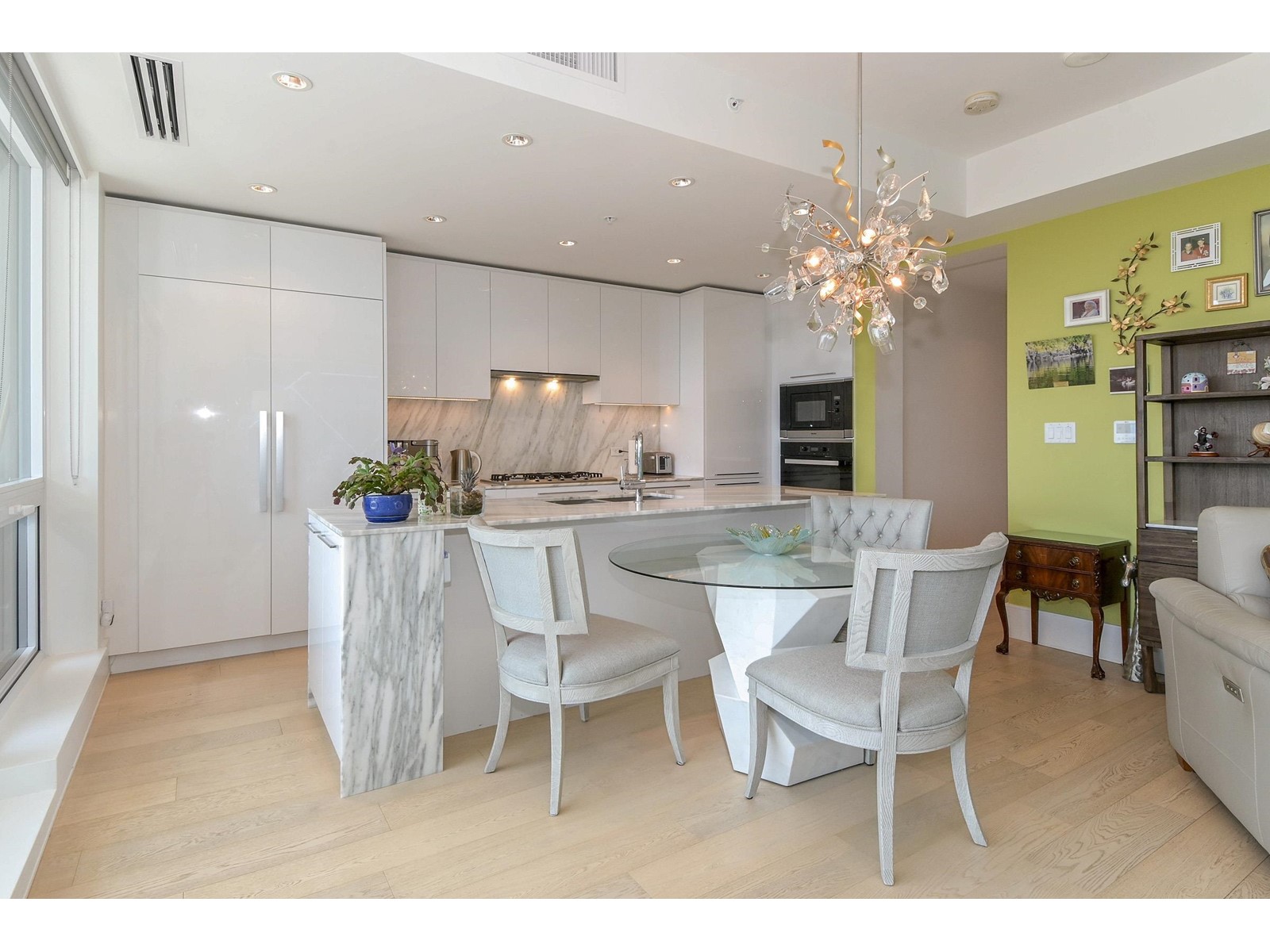 506 1500 MARTIN STREET, White Rock