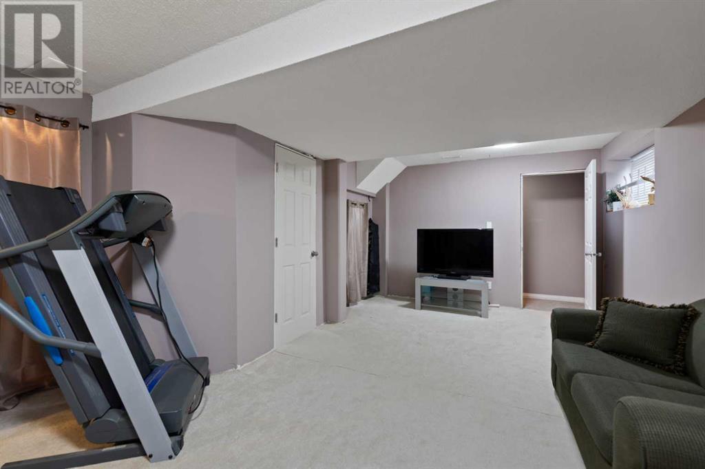 Single Family House for Sale in  Saddlefield Place NE Saddle Ridge Calgary 