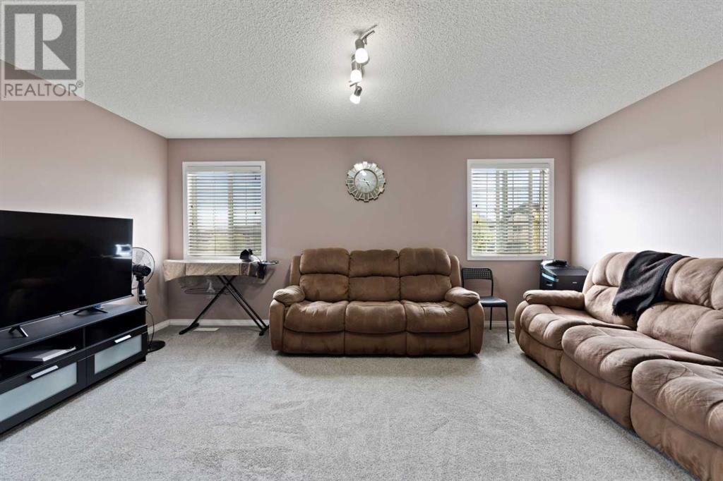 Single Family House for Sale in  Saddlefield Place NE Saddle Ridge Calgary 