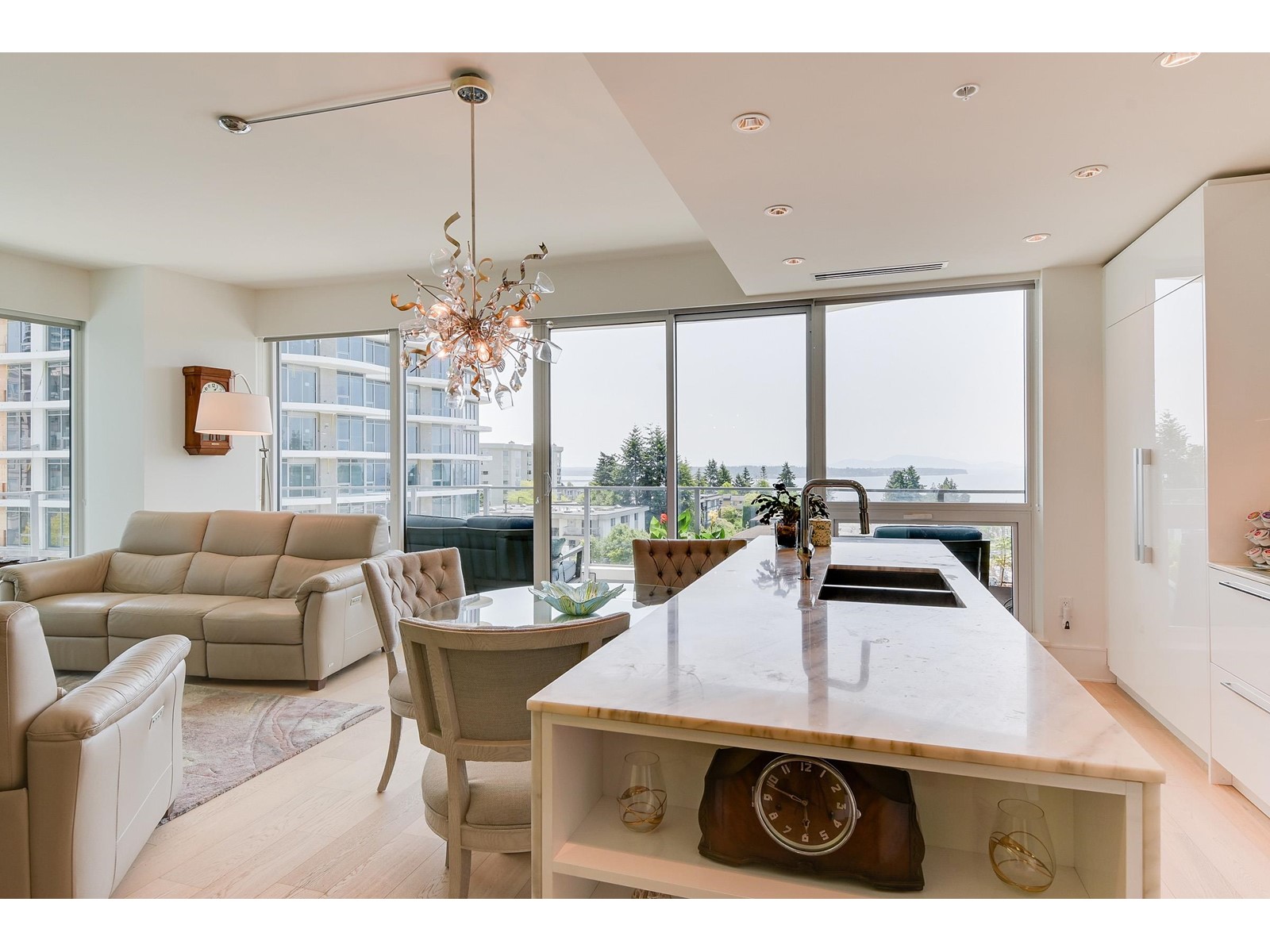 506 1500 MARTIN STREET, White Rock