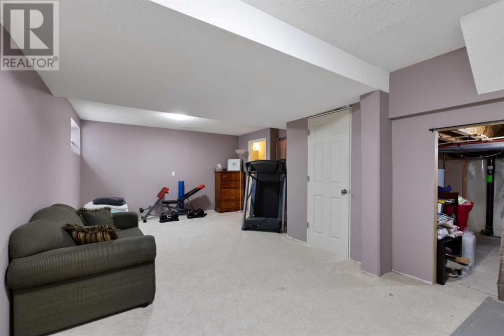 Single Family House for Sale in  Saddlefield Place NE Saddle Ridge Calgary 