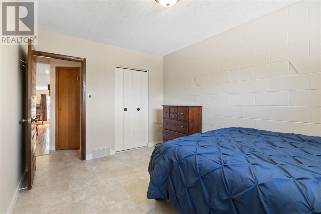 Single Family House for Sale in   Street SW Glenbrook Calgary 