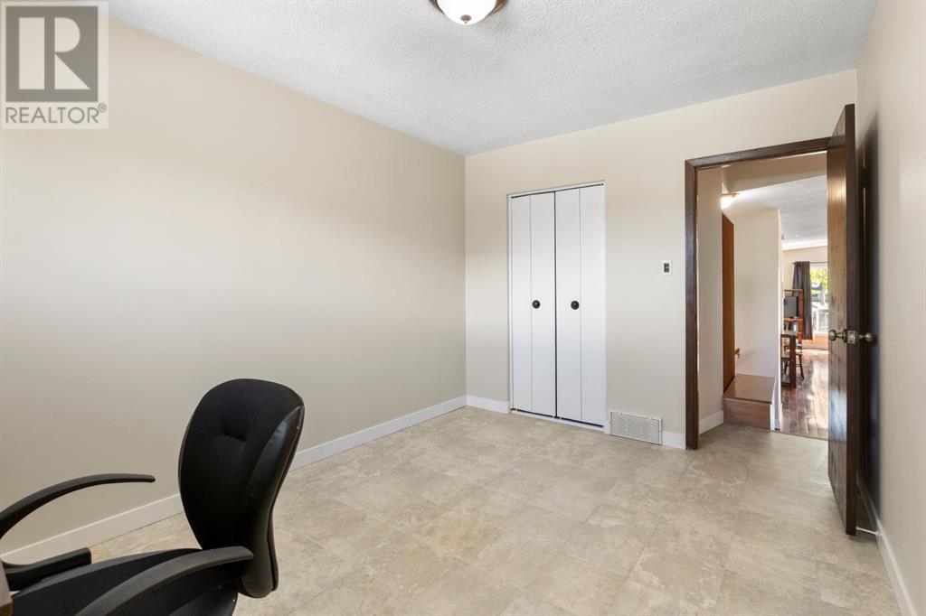 Single Family House for Sale in   Street SW Glenbrook Calgary 