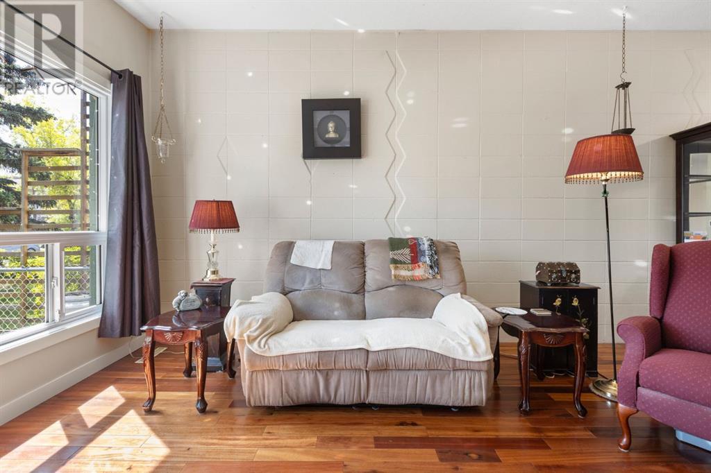 Single Family House for Sale in   Street SW Glenbrook Calgary 