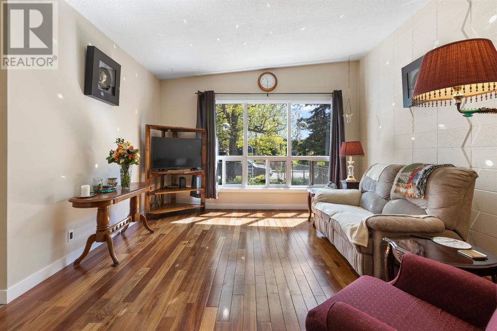Single Family House for Sale in   Street SW Glenbrook Calgary 