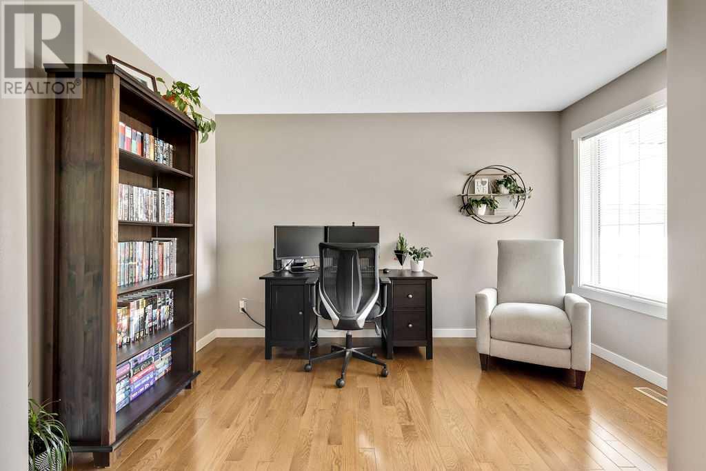Single Family House for Sale in  Douglas Ridge Circle SE Douglasdale/Glen Calgary 