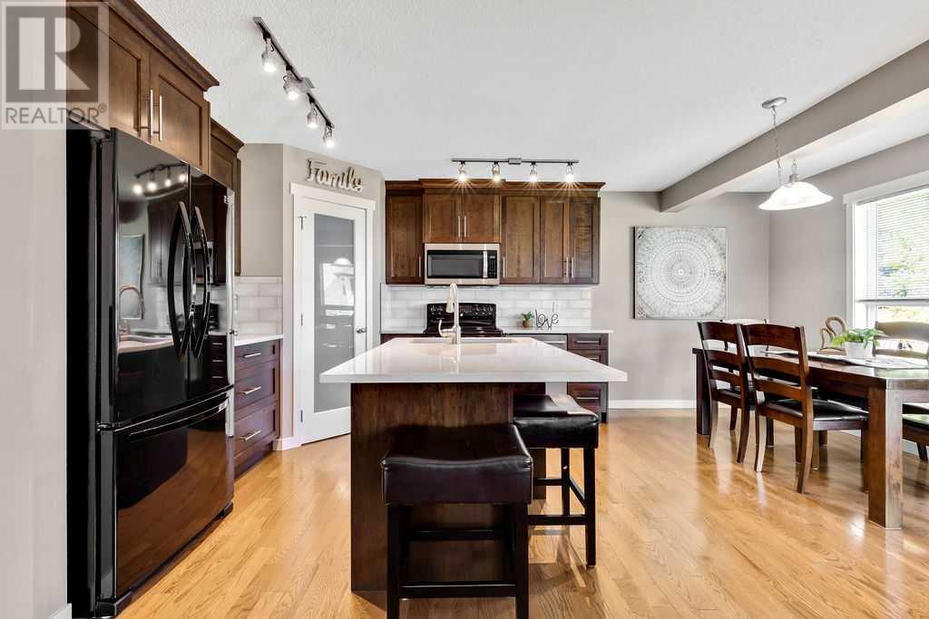 Single Family House for Sale in  Douglas Ridge Circle SE Douglasdale/Glen Calgary 