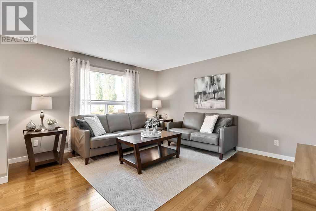 Single Family House for Sale in  Douglas Ridge Circle SE Douglasdale/Glen Calgary 