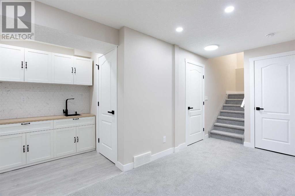 Single Family House for Sale in  Douglas Ridge Grove SE Douglasdale/Glen Calgary 