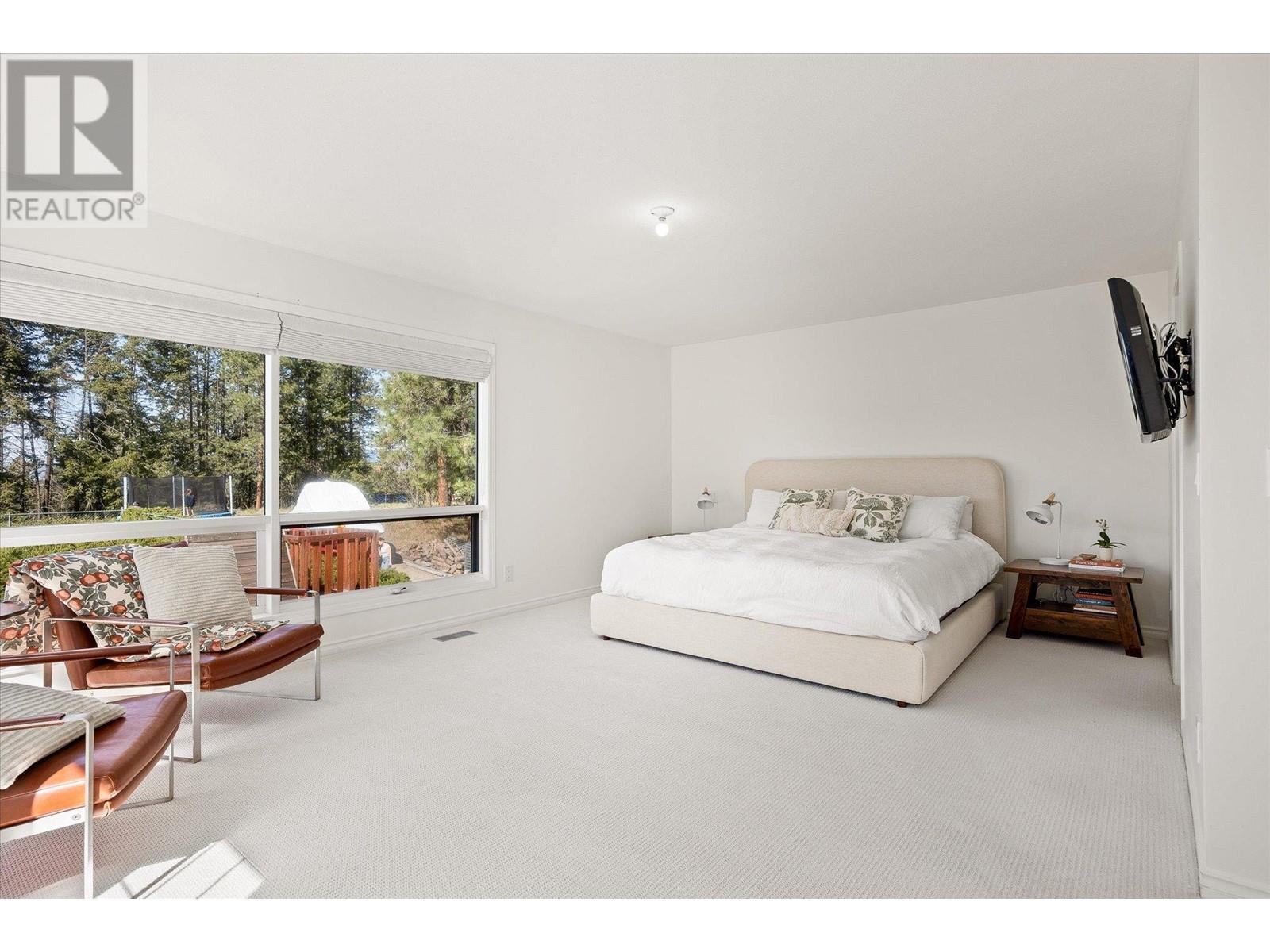  3716 Luxmoore Road, Kelowna