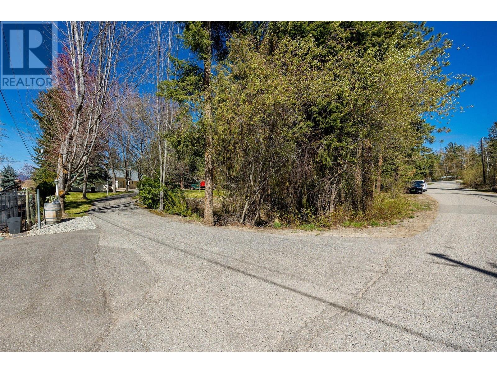  3716 Luxmoore Road, Kelowna
