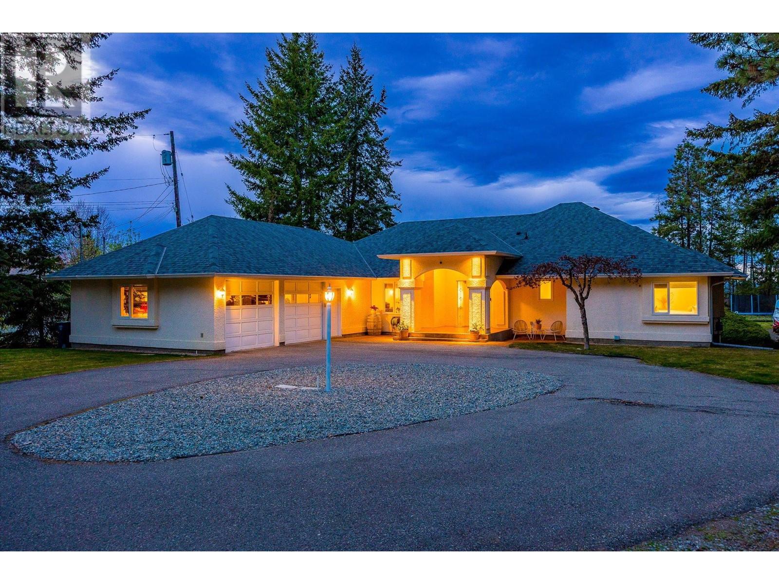  3716 Luxmoore Road, Kelowna