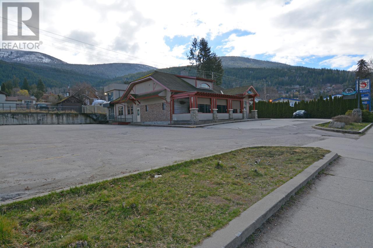Photo 22 of 712 Nelson Avenue, Nelson BC