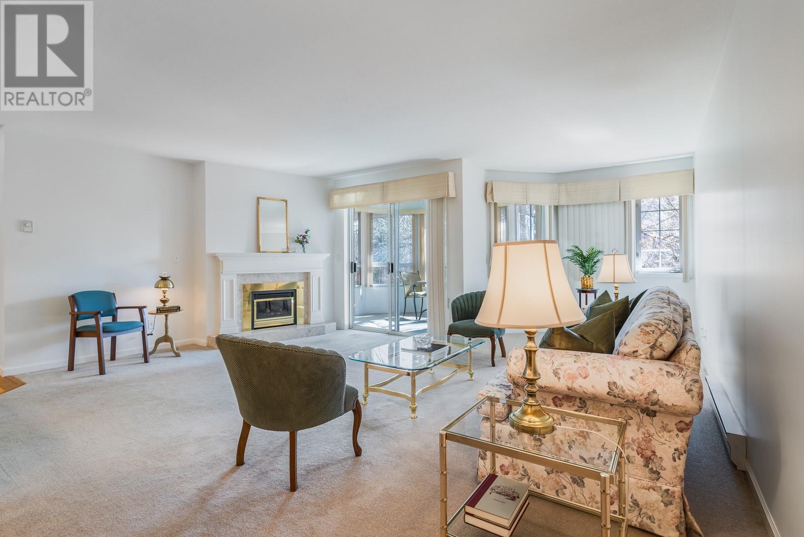 104 945 Lawrence Avenue, Kelowna