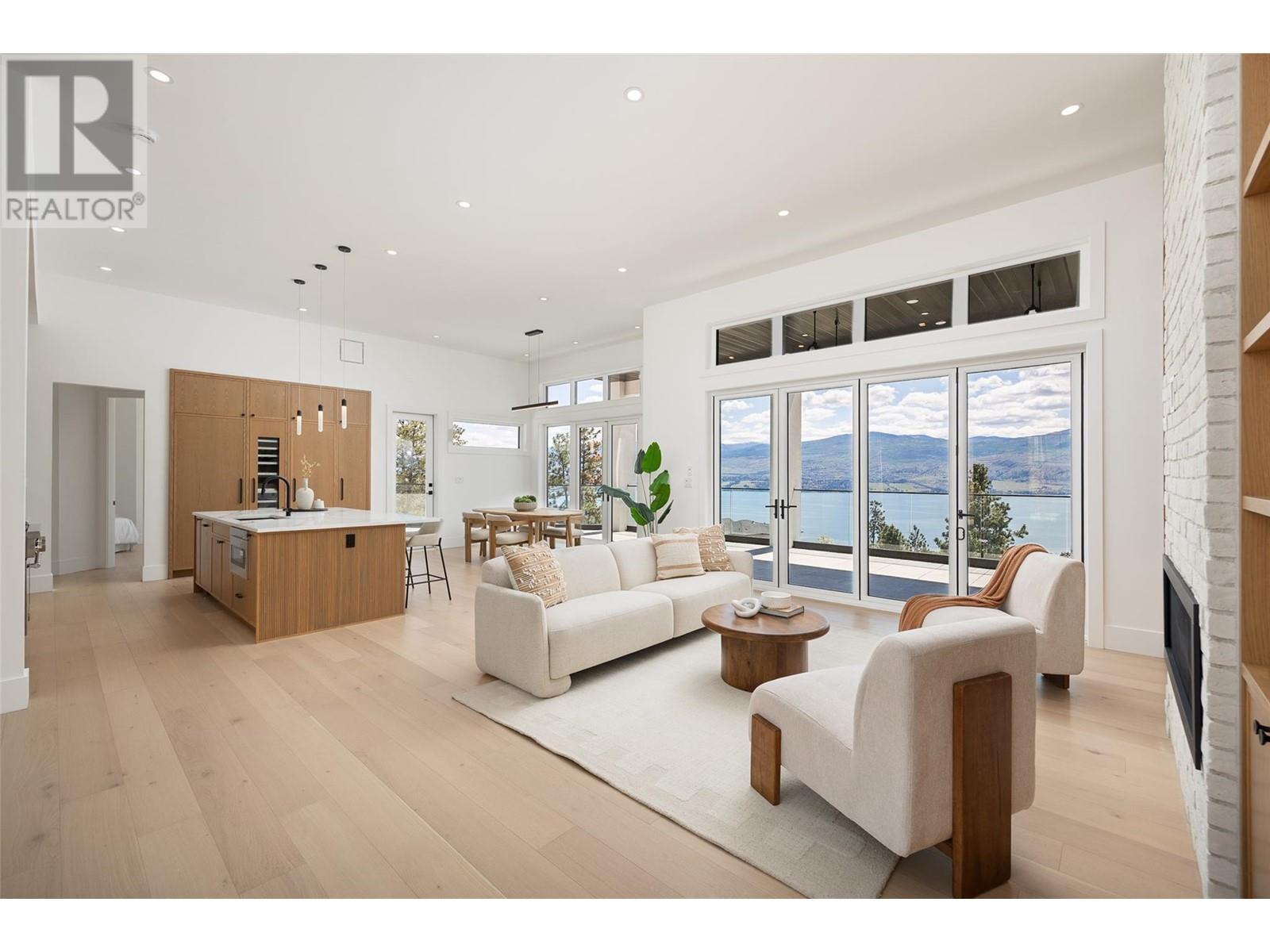  1435 Vineyard Drive, West Kelowna