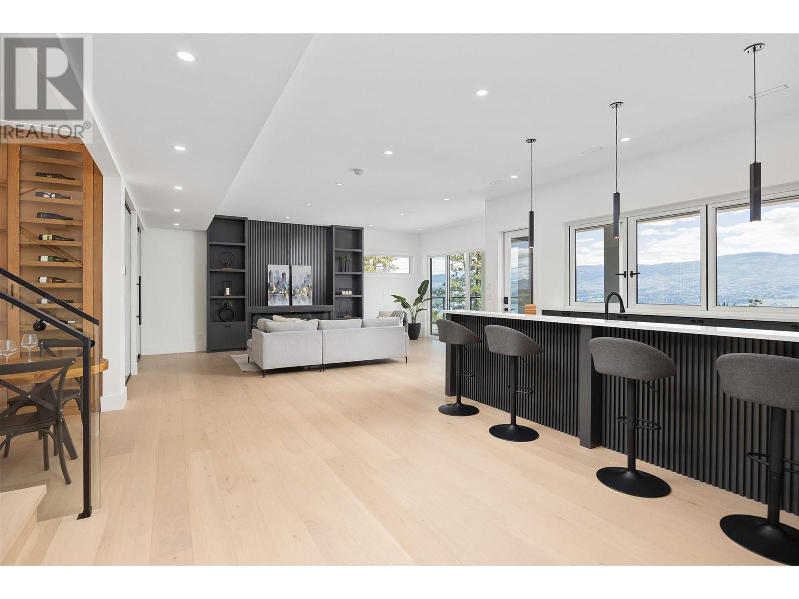  1435 Vineyard Drive, West Kelowna