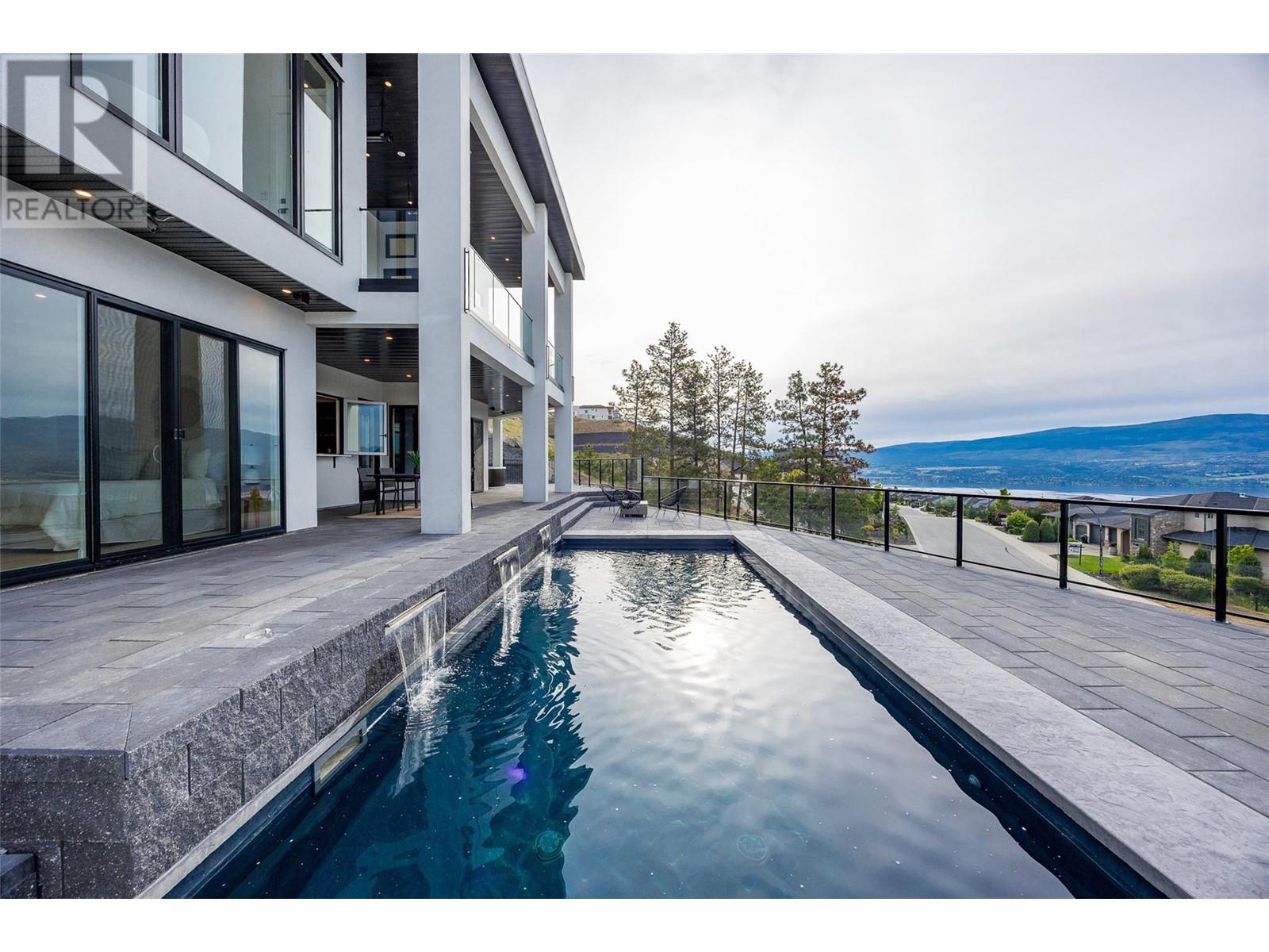  1435 Vineyard Drive, West Kelowna