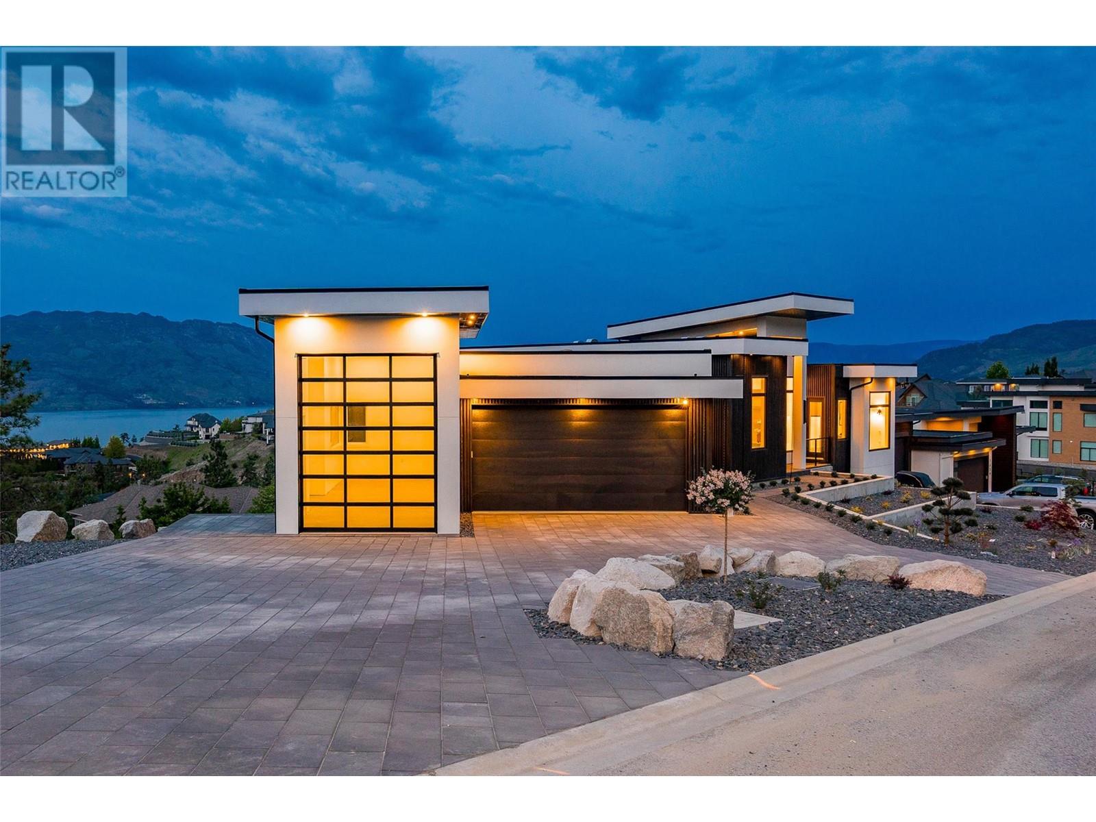  1435 Vineyard Drive, West Kelowna