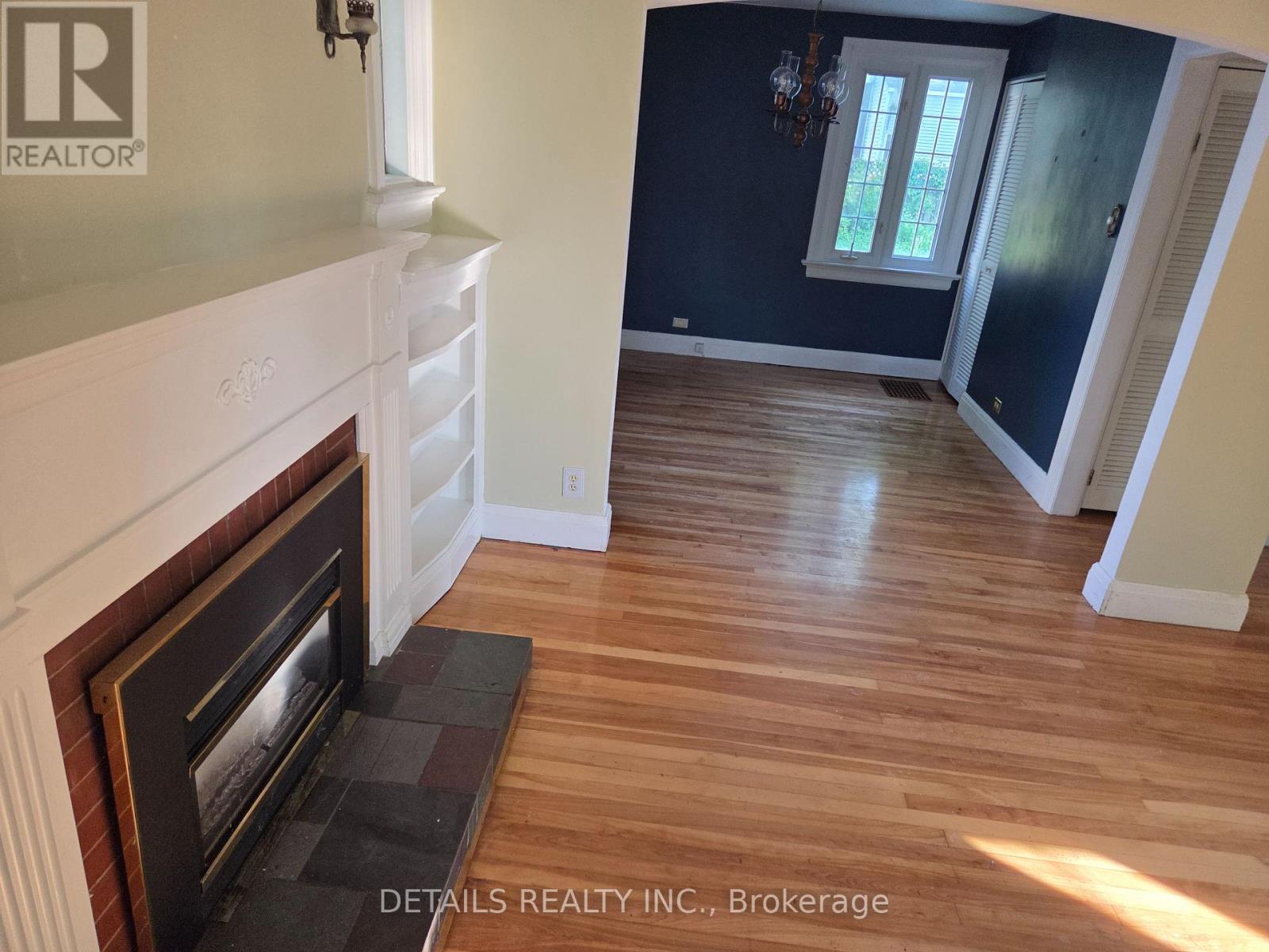 Photo 1 of 10 Garrison Street, Ottawa ON