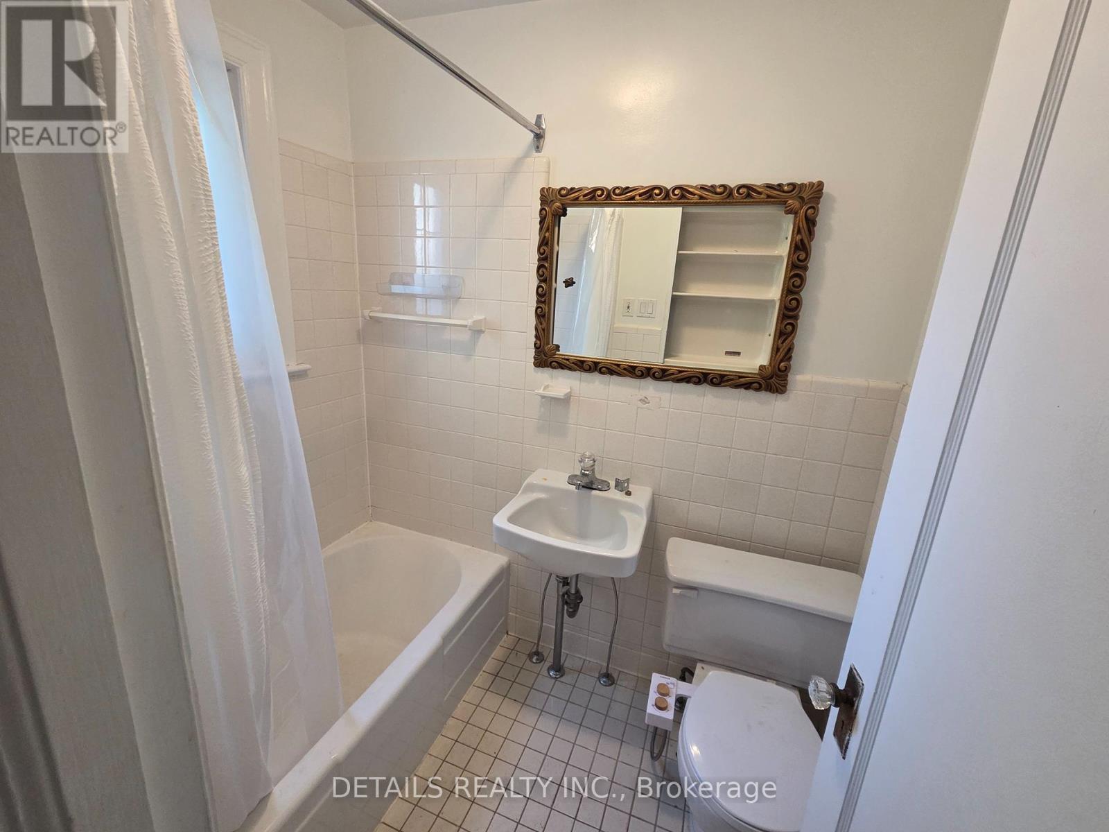 Photo 16 of 10 Garrison Street, Ottawa ON