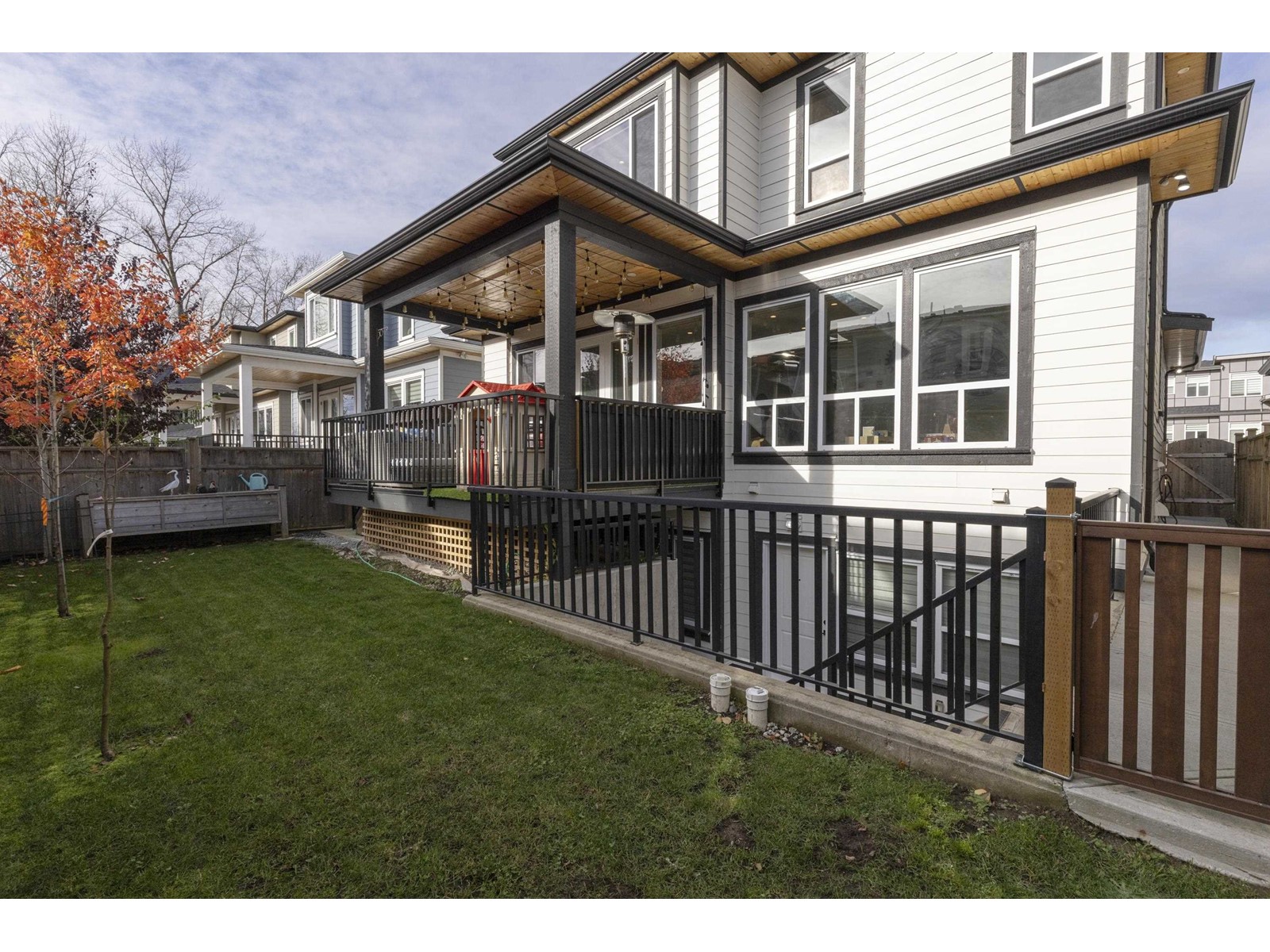 Photo 14 of 16696 18 Avenue, Surrey BC