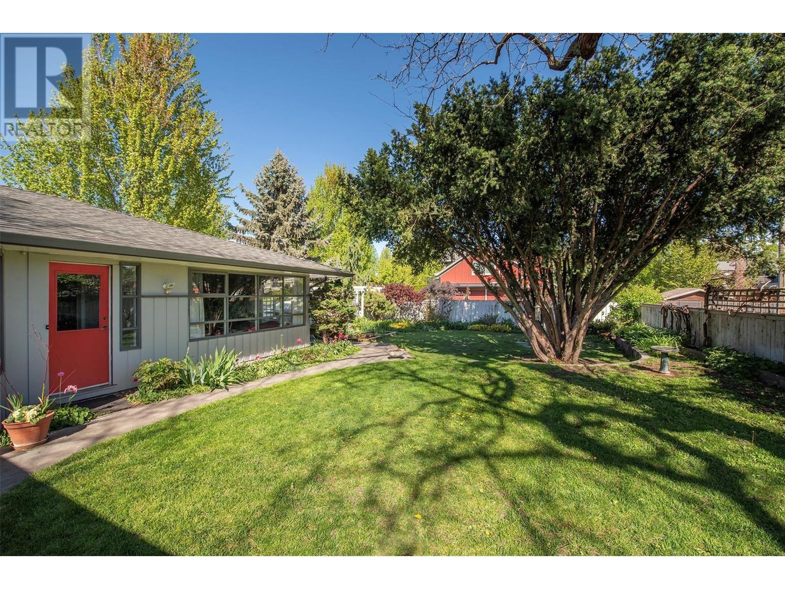  2021 Abbott Street, Kelowna