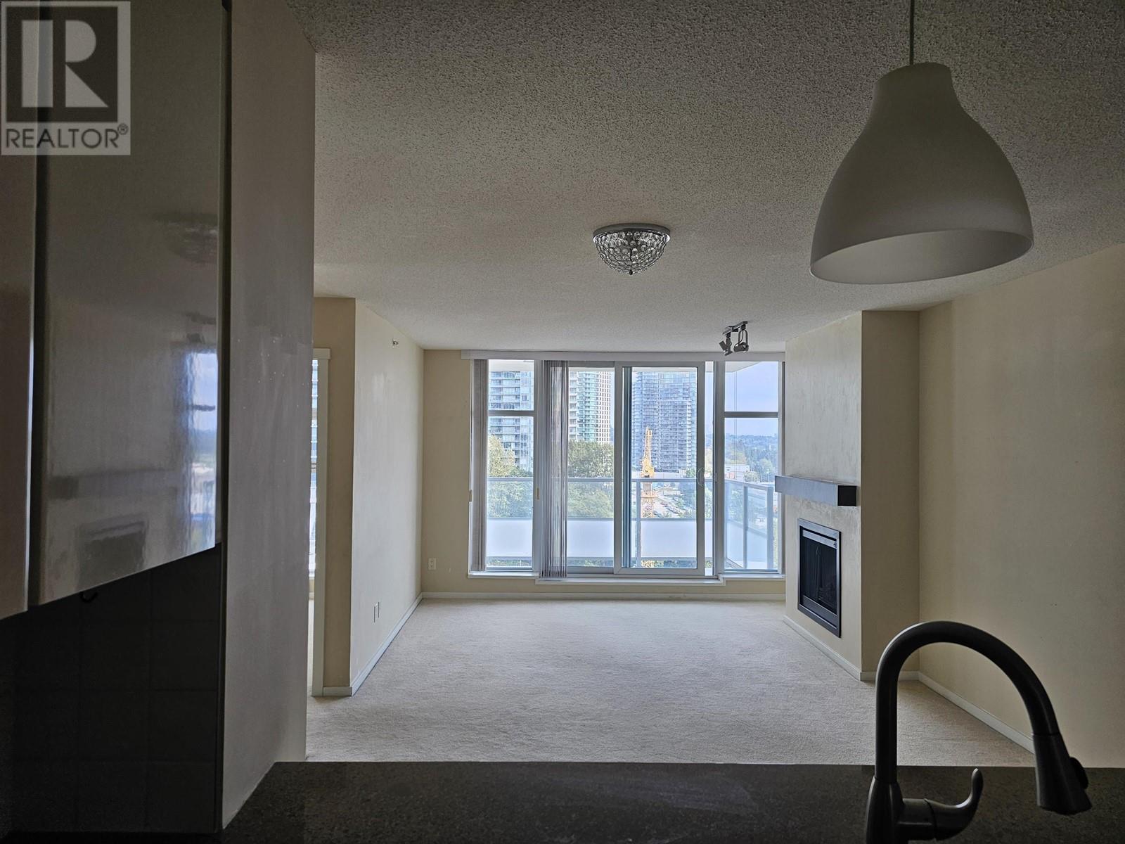 Photo 1 of 1703 2289 Yukon Crescent, Burnaby BC