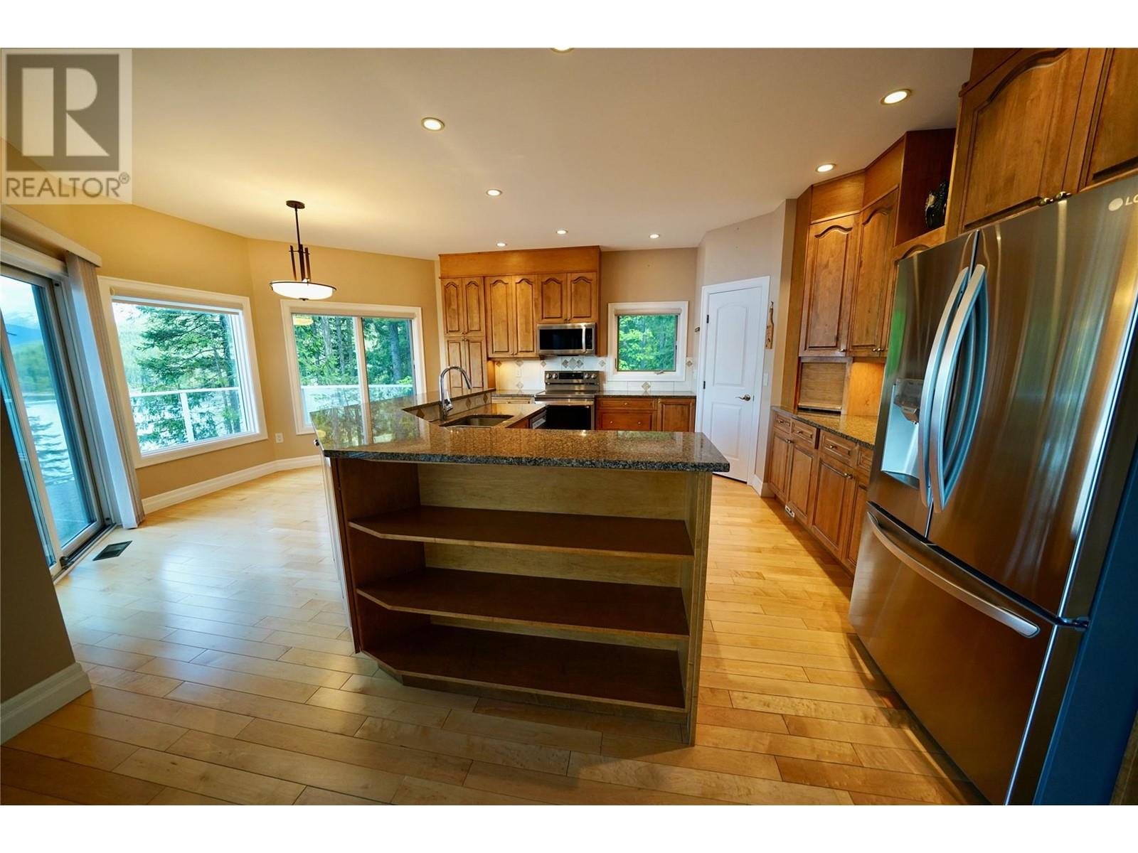 924 QUEENS Road, Balfour