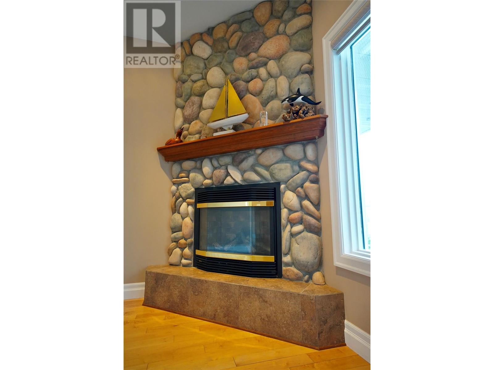 924 QUEENS Road, Balfour