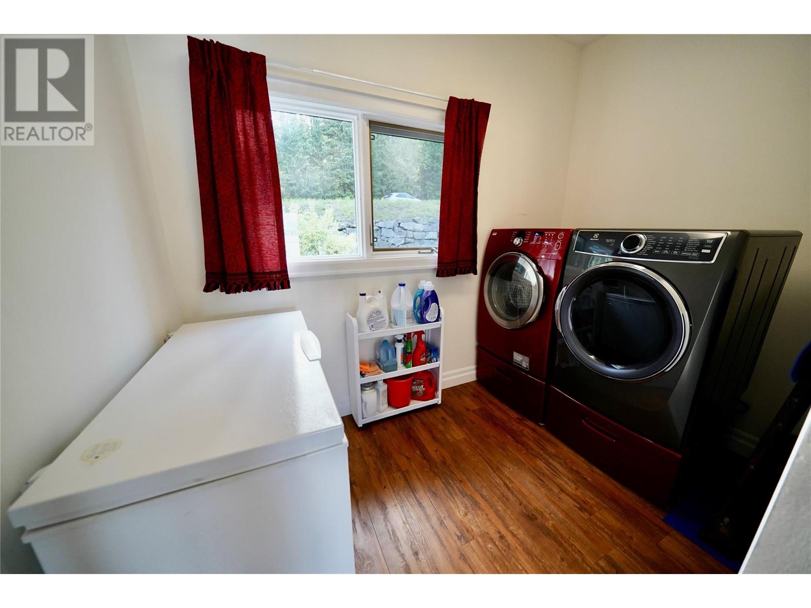 924 QUEENS Road, Balfour