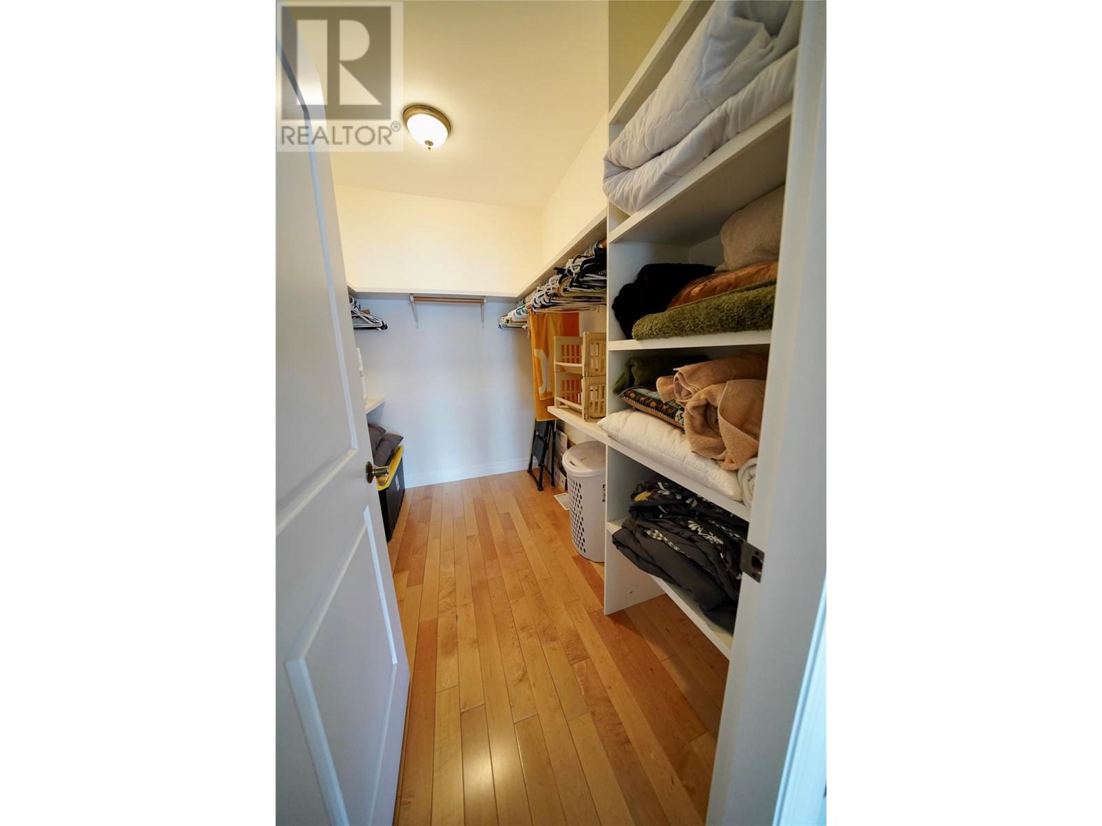 924 QUEENS Road, Balfour