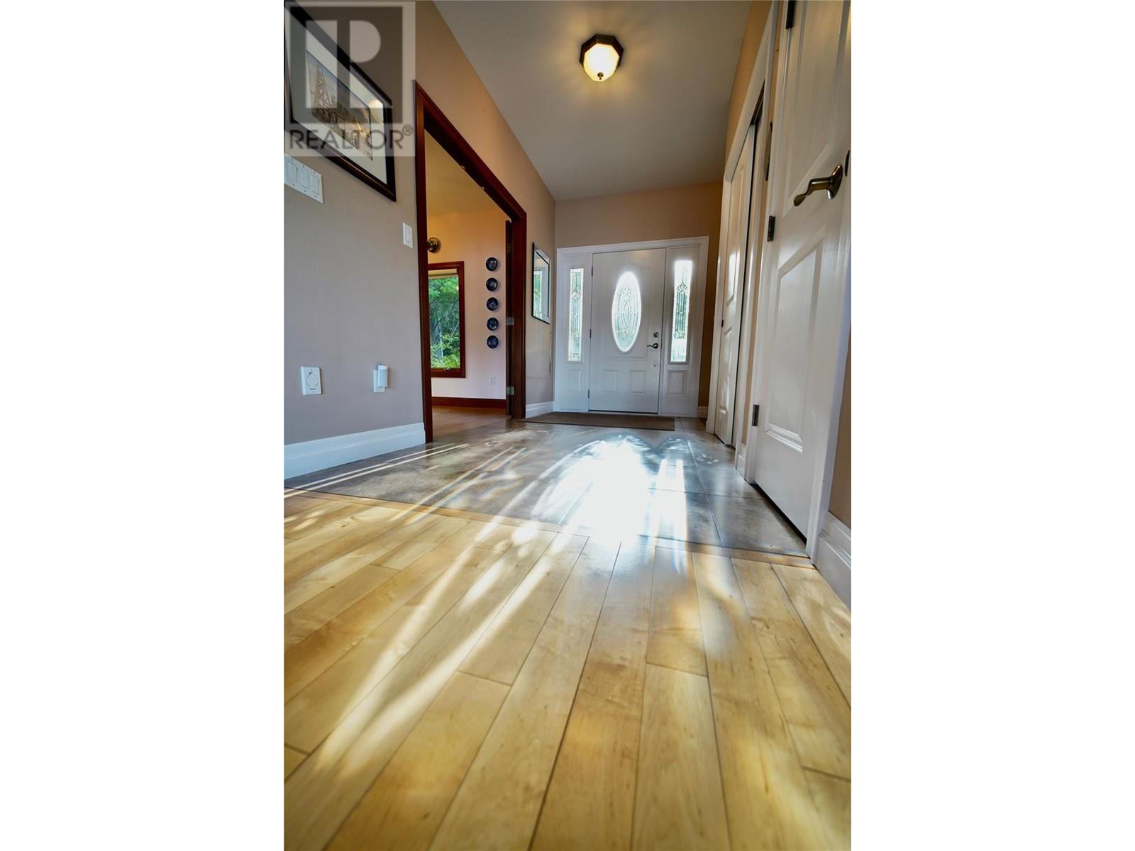 924 QUEENS Road, Balfour