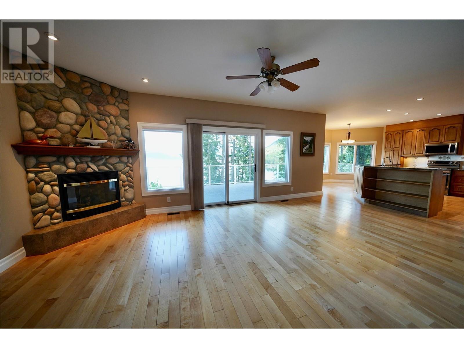 924 QUEENS Road, Balfour