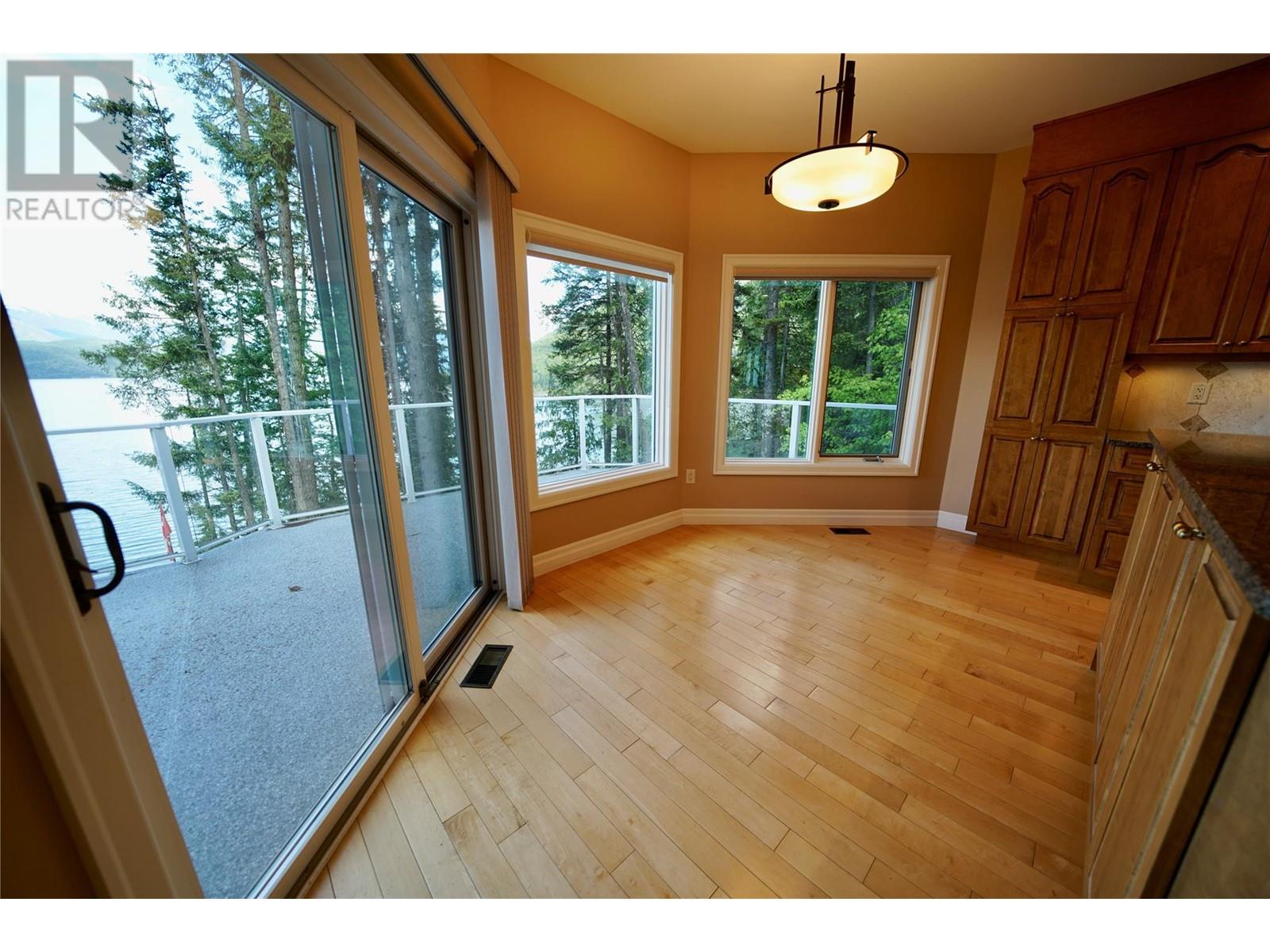 924 QUEENS Road, Balfour