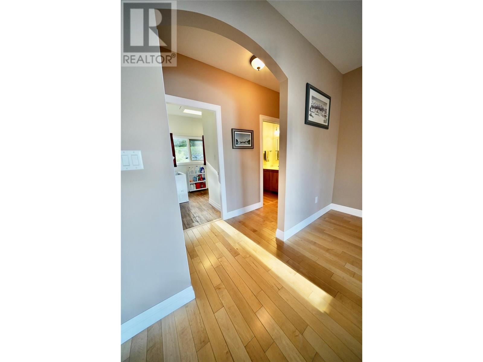 924 QUEENS Road, Balfour