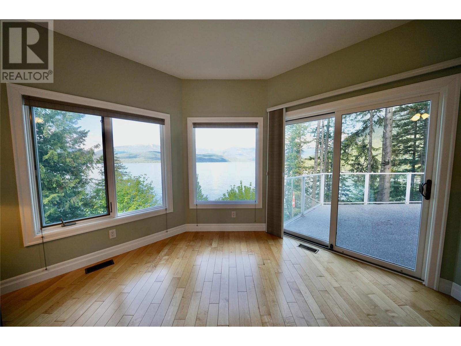 924 QUEENS Road, Balfour