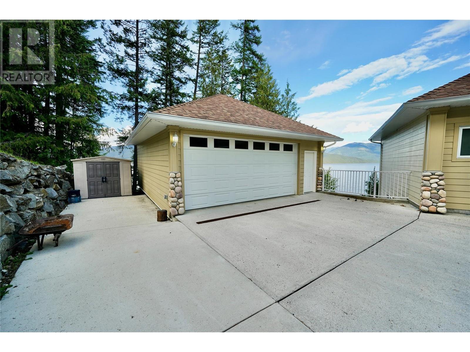924 QUEENS Road, Balfour