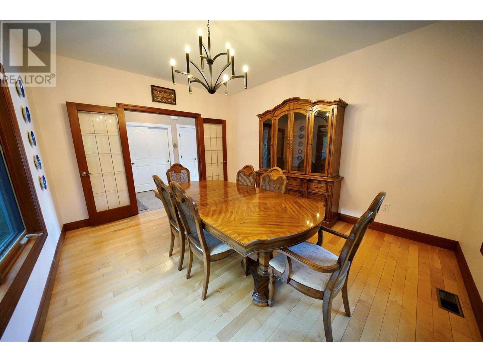 924 QUEENS Road, Balfour