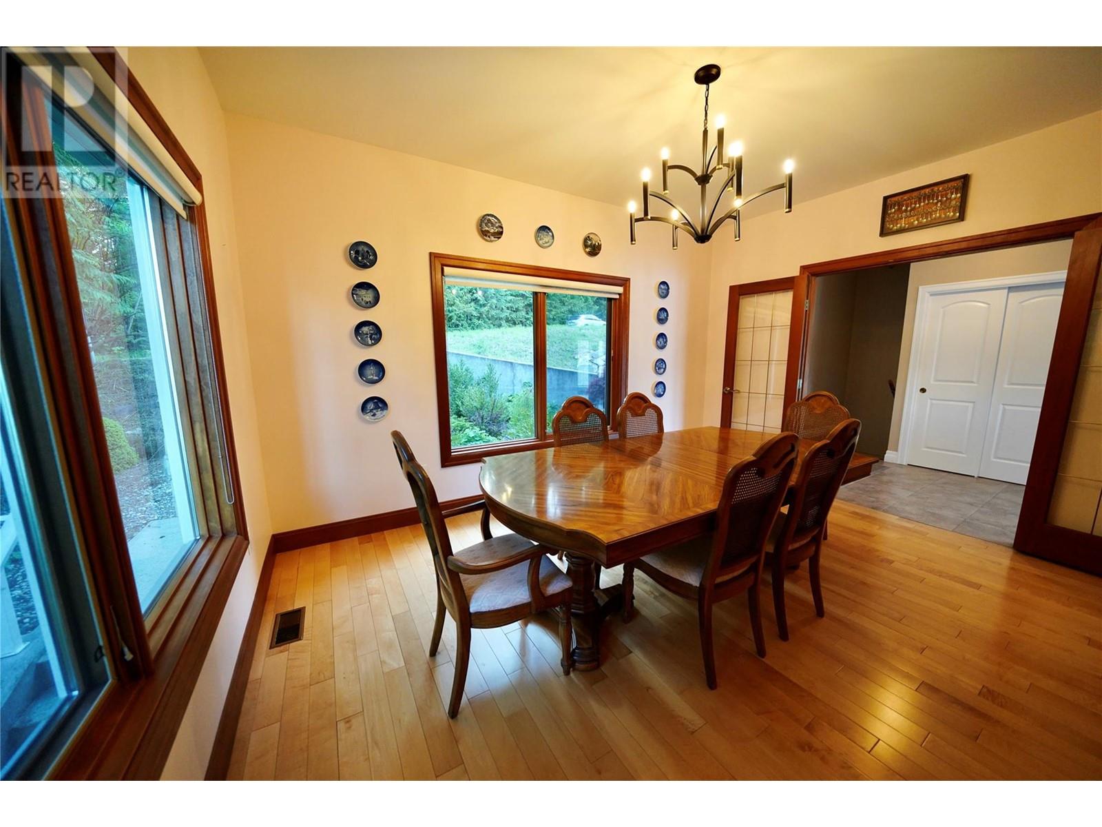 924 QUEENS Road, Balfour