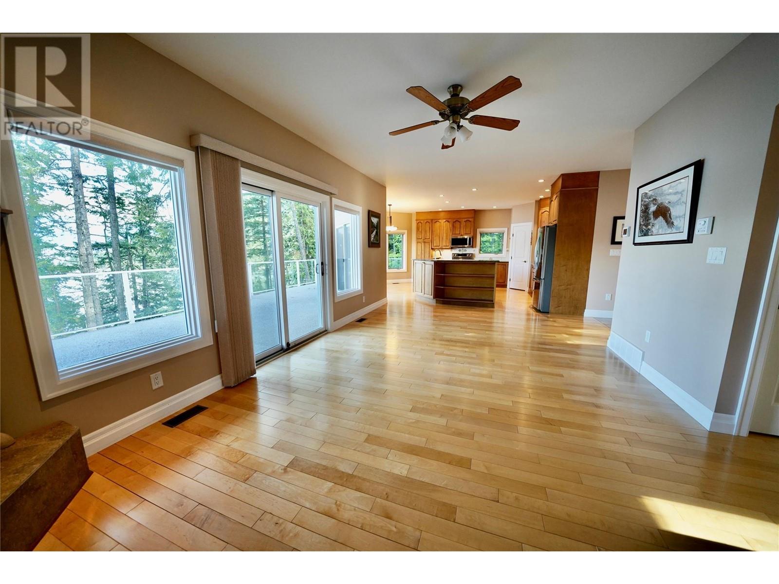 924 QUEENS Road, Balfour